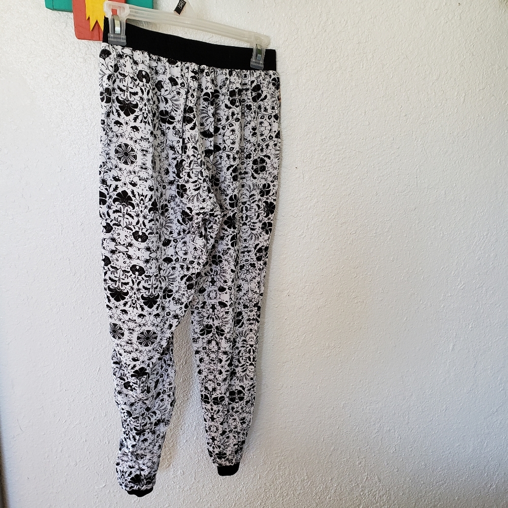 Pattern casual pull on pants - Picture 7 of 9